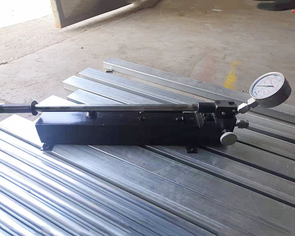 150兆帕手動(dòng)泵